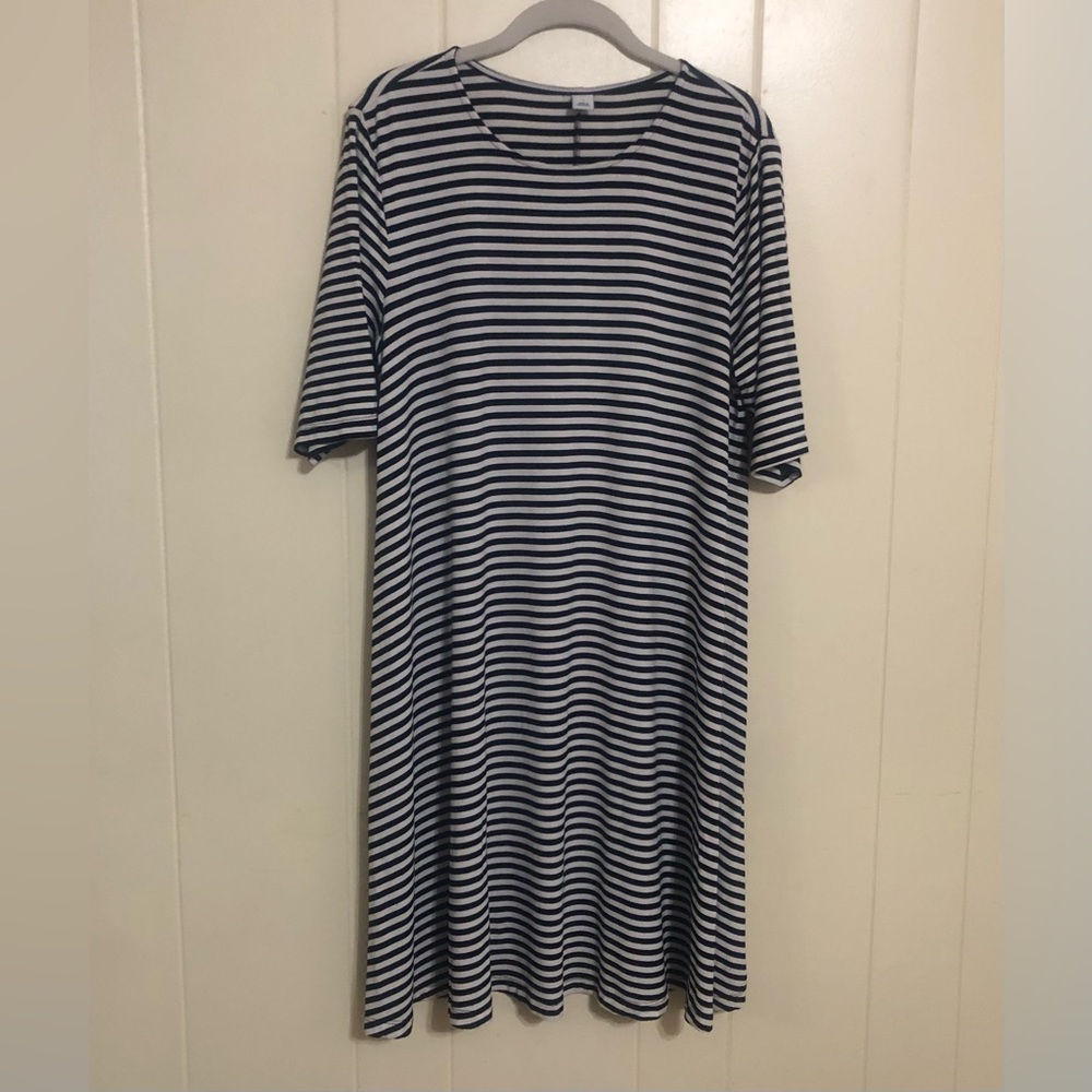 Old Navy size L swing dress black white striped short sleeve round neck stretch